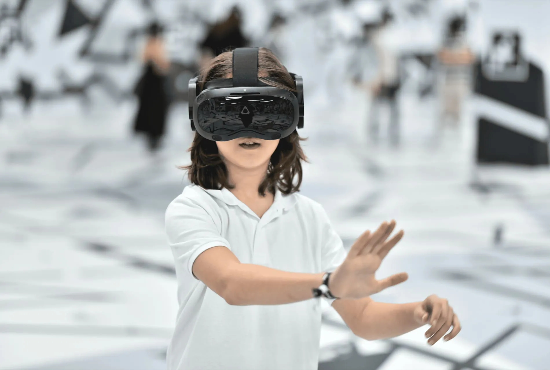 People experiencing VR with Excurio technology