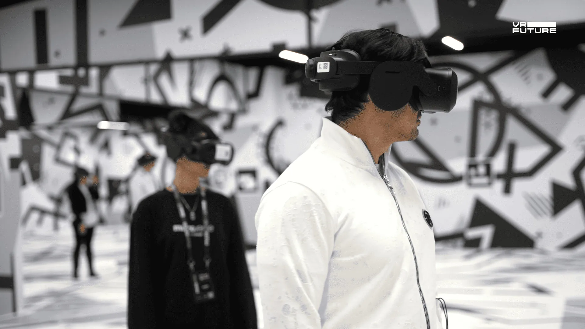 People experiencing VR with Excurio technology
